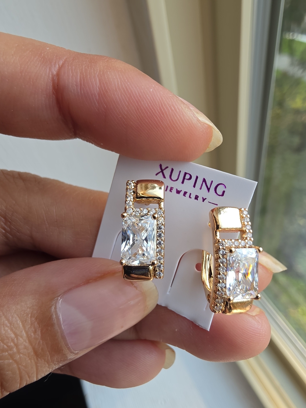 Pendientes de aro rectangulares con circonitas cúbicas transparentes pavé